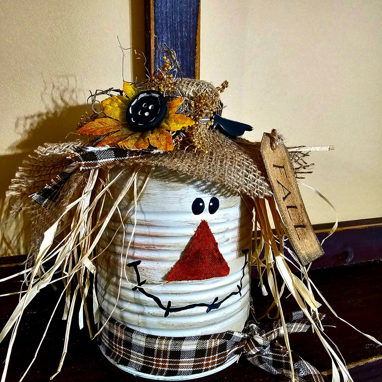 Scarecrow décor, Scarecrow, Scarecrow Can, Fall décor, Fall, Autumn, Fall decorations, Scarecrow decorations.