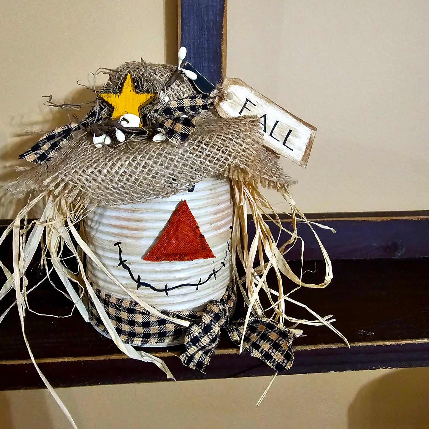 Scarecrow décor, Scarecrow, Scarecrow Can, Fall décor, Fall, Autumn, Fall decorations, Scarecrow decorations.