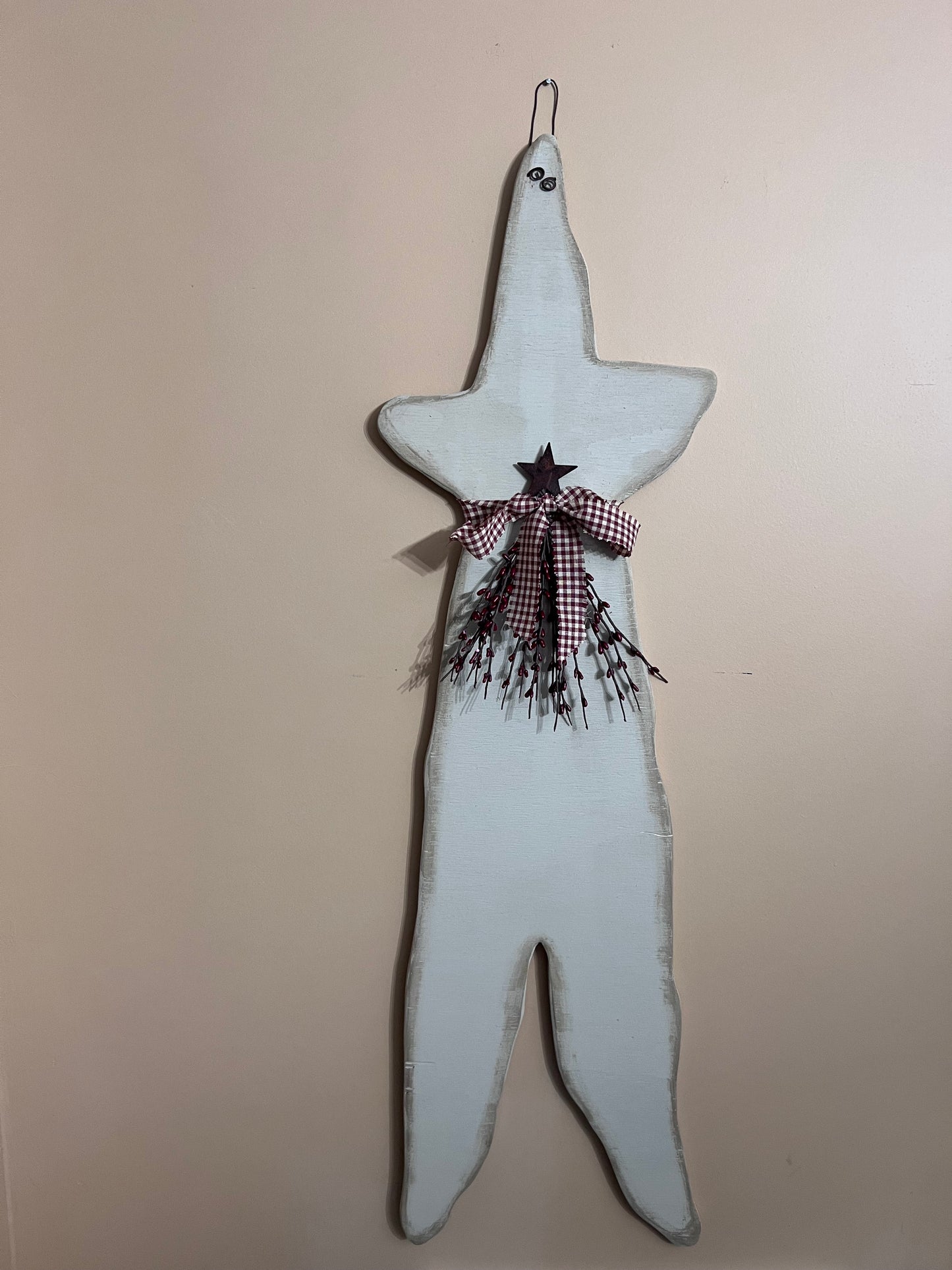 Primitive Wall Hanging Star with pip berries and homespun bow